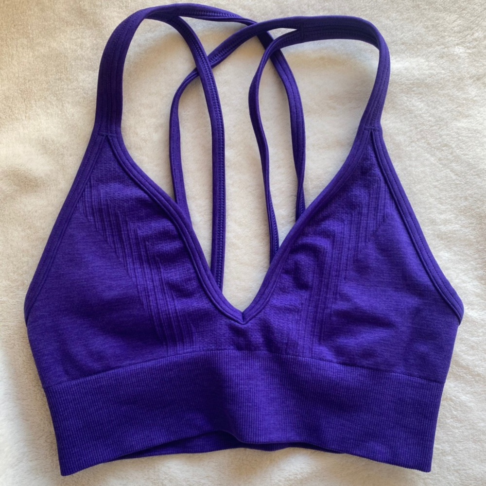 Lululemon seamless plunge strappy sports bra